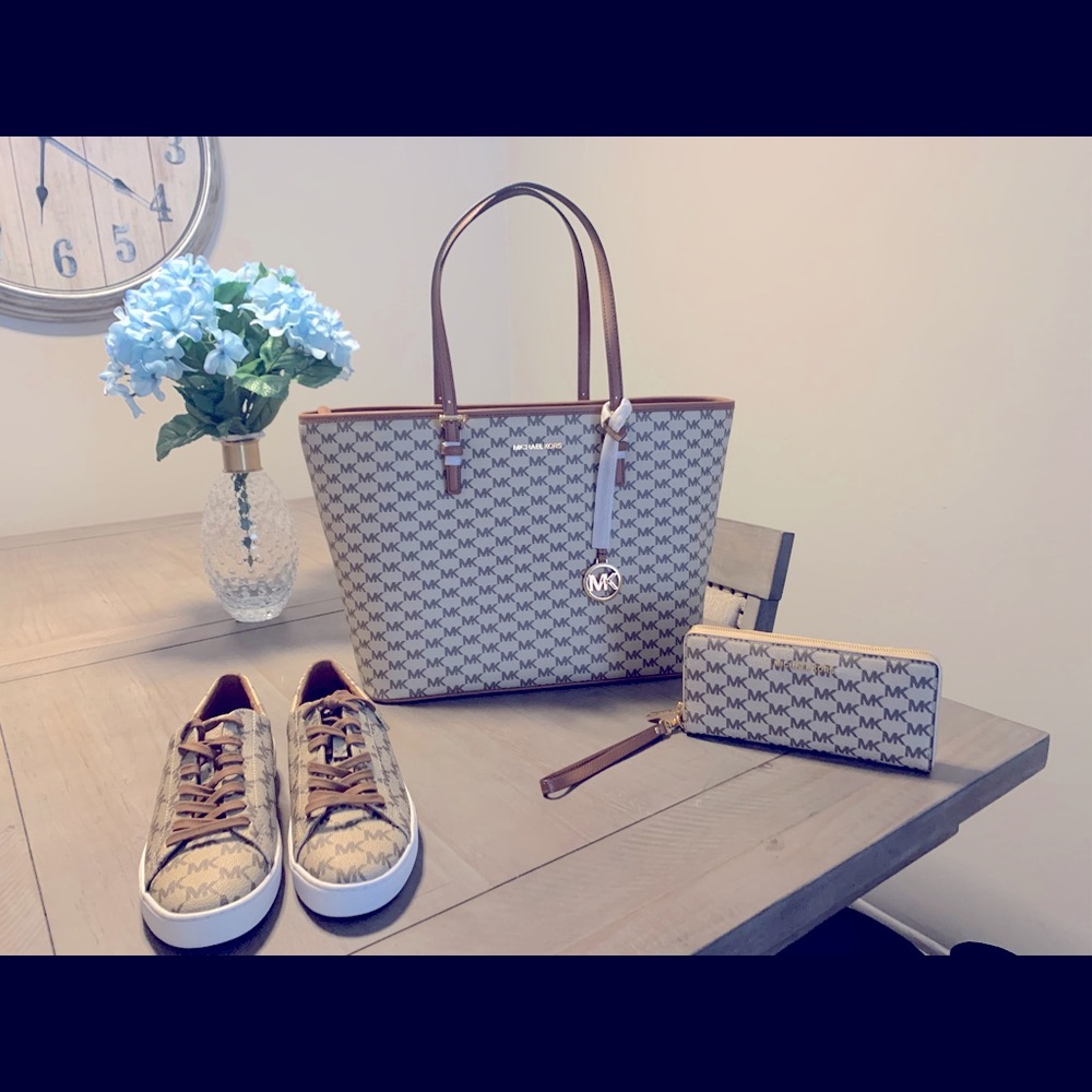 MK Jet Set travel tote, wallet and sneakers (7.5)